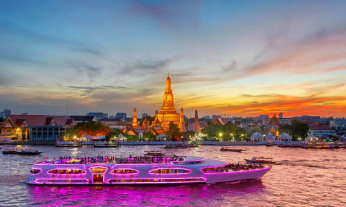 Chao Phraya River dinner cruise Bangkok, Thailand