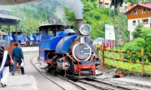 Darjeeling Himalayan Railway (Toy Train) Darjleeg