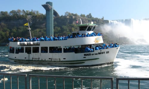 Maid of the Mist boat tour Canada