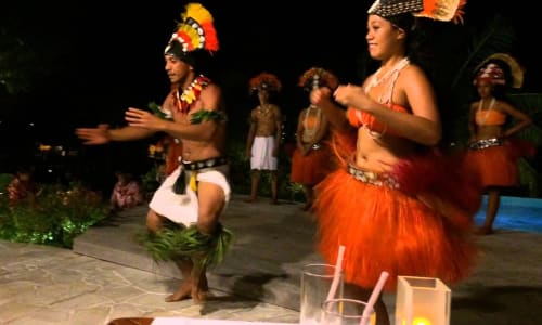 Polynesian dance performance Bora Bora