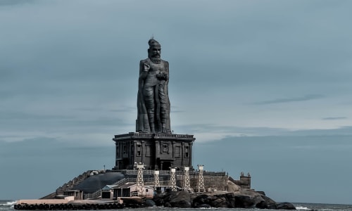 Thiruvalluvar Statue Kanniyakumari
